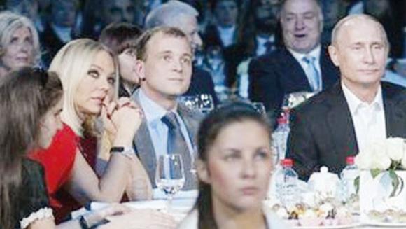 Si diede malata per partecipare a una cena con Putin: Ornella Muti condannata a 6 mesi