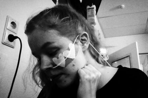 17enne stuprata e depressa si lascia morire assistita da medici e parenti