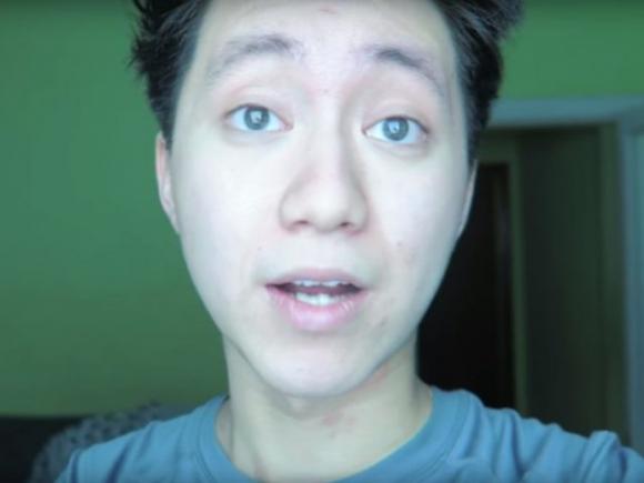 Youtuber dona biscotti al dentifricio al senzatetto: condanna esemplare