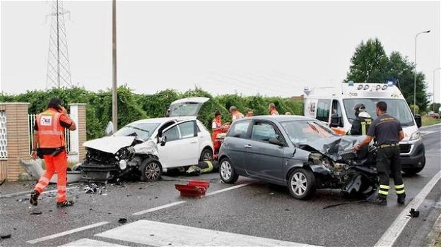 Molti incidenti stradali nella notte tra venerdì e sabato: 10 le giovanissime vittime tra Genova, Jesolo e Cesena