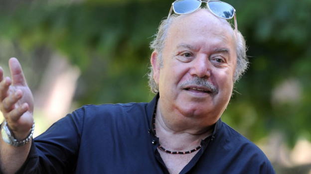 Lino Banfi, nonno premuroso paga i master ai nipoti. La proposta per gli ultra 80enni
