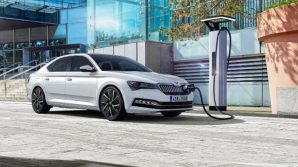 Skoda Superb: con il restyling arriva anche la variante plug-in
