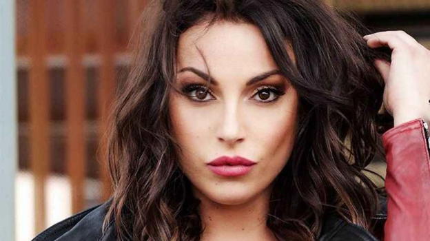 Francesca De Andrè commenta la proposta di riconciliazione del padre: "Solo scena mediatica"