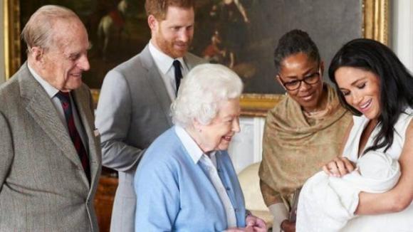 La Regina Elisabetta non ritorna sui suoi passi: “Archie non avrà nulla!”