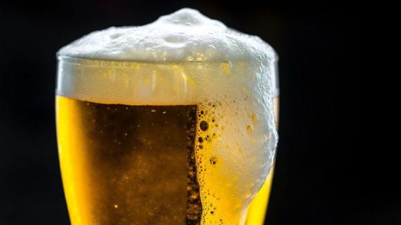 Le zanzare sono più attratte da chi beve birra