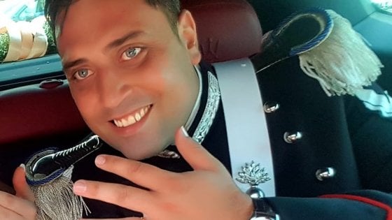 Giovane Carabiniere ucciso con una coltellata al cuore: caccia ai due mostri