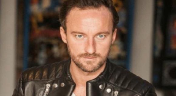 Francesco Facchinetti furioso sui social: “Mi hai tradito, te la farò pagare fino alla fine dei tuoi giorni”