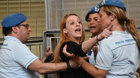 Omicidio Lorys, emergono nuove testimonianze: ecco come la madre lo umiliava