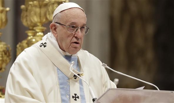 Papa Francesco: “Dio è un padre premuroso, per Lui nessun uomo è uno straniero”