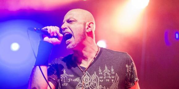 Pau dei Negrita: “Intitoliamo una strada a Vasco Rossi”!