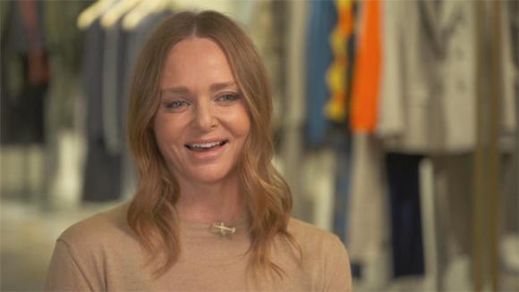 Stella McCartney: “Non lavo i miei vestiti, un abito su misura non va pulito.”