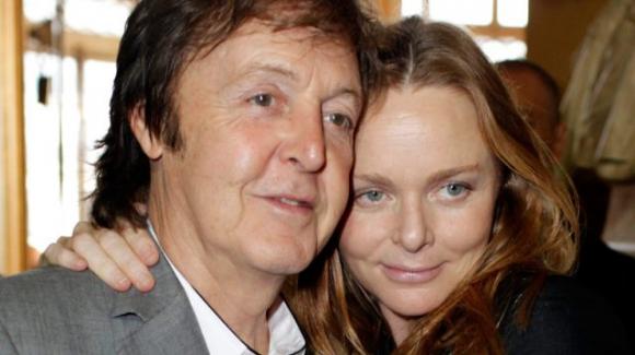 Stella McCartney: “Non lavo i miei vestiti, un abito su misura non va pulito.”