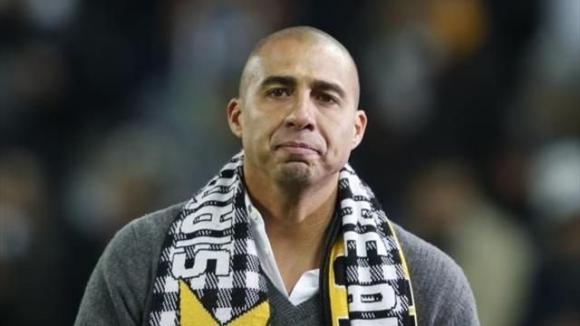 Trezeguet fermato ubriaco alla guida del SUV insulta gli agenti