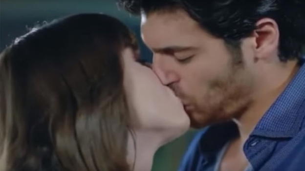 Bitter Sweet, anticipazioni turche: Nazli e Ferit fanno l’amore per la prima volta