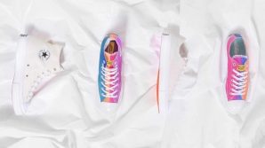 Arrivano le Converse che cambiano colore con la luce del sole