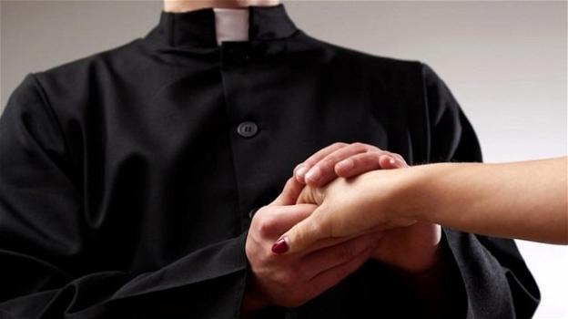 Fiorenzuola: ragazza 19enne violentata dal parroco, che ha usato la scusa della benedizione