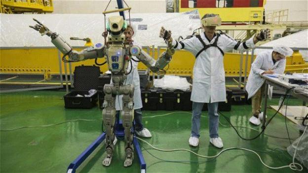 È attraccato alla Stazione Spaziale il robot russo Fedor: sa parlare, camminare, guidare, sparare e fare flessioni