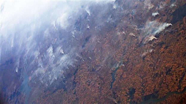La Foresta Amazzonica brucia e si vede anche dallo spazio. Ecco le immagini scattate da Luca Parmitano