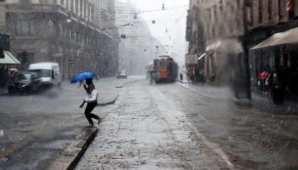 Meteo, in arrivo intensa fase di maltempo. Scatta l’allerta arancione. Ecco dove
