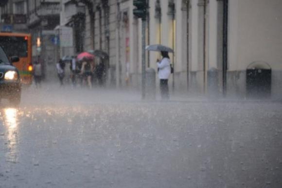 Meteo, in arrivo intensa fase di maltempo. Scatta l’allerta arancione. Ecco dove