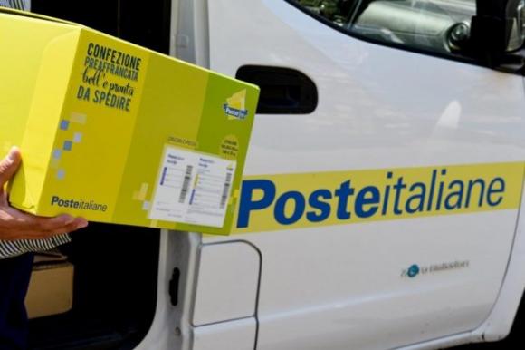 Truffa Amazon, 22enne restituiva pacchi pieni di sabbia incassando il reso
