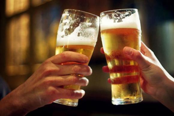 Famosa birra ritirata dagli scaffali: “può causare lesioni interne”
