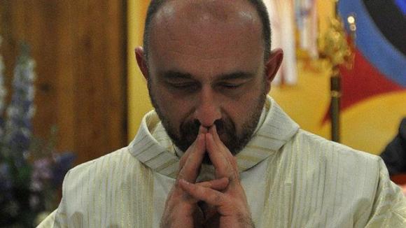 piacenza arrestato don stefano per abusi su ragazzi usava droghe e piacenza arrestato don stefano per abusi su ragazzi usava droghe e