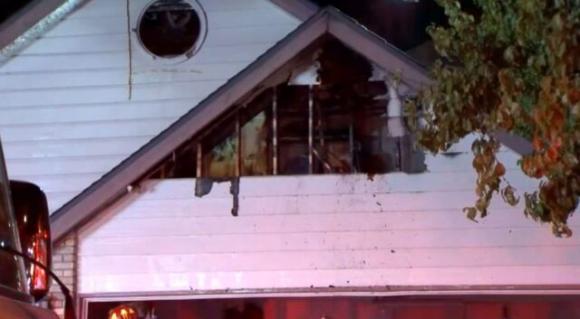 Una donna ha incendiato la sua casa dopo averci trovato un ragno gigante dentro