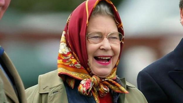 Scozia: turisti americani hanno parlato con la Regina Elisabetta II senza riconoscerla