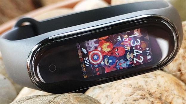 Xiaomi Mi Band 4 riceve un nuovo aggiornamento che permette la personalizzazione delle ‘watchface’