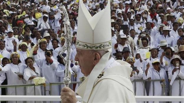 Papa Francesco, il messaggio ai fedeli in Madagascar: "Il credente tende la mano"