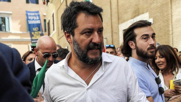 Matteo Salvini contro il giornalista Fabio Sanfilippo: "Lascia perdere i bambini di sei anni"