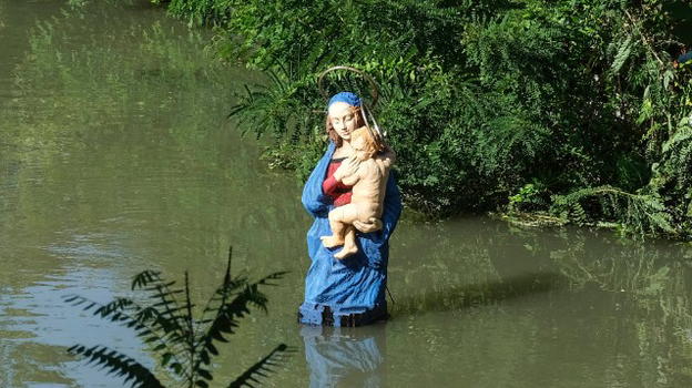 La Madonna dell’acqua lurida: chiude il naso al bambin Gesù al Future Vintage Festival di Padova