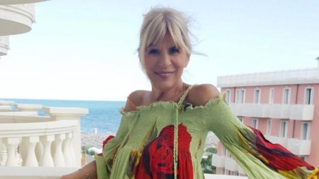 U&D, Gemma Galgani paparazzata al mare: piovono critiche sul web