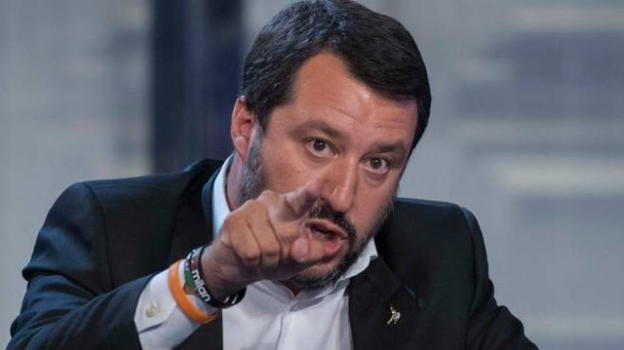 Salvini critica aspramente la donna che non affitta ai meridionali