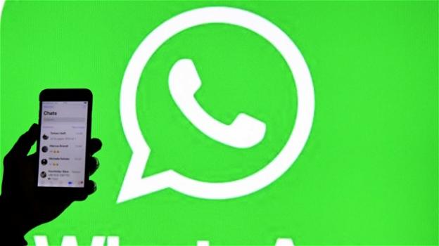 WhatsApp: doppietta di bug imbarazzanti, botta e risposta con Telegram