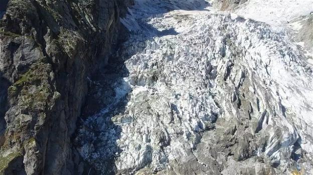 Monte Bianco: pericolo di crollo per i ghiacciai a causa del riscaldamento globale