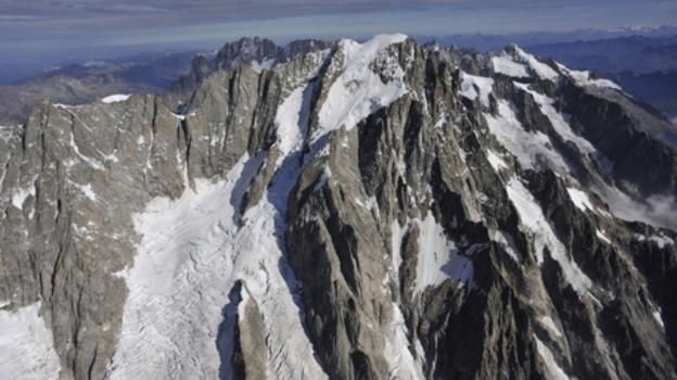 Monte Bianco: ghiacciaio controllato da nuovo radar. Neve rallenta la corsa