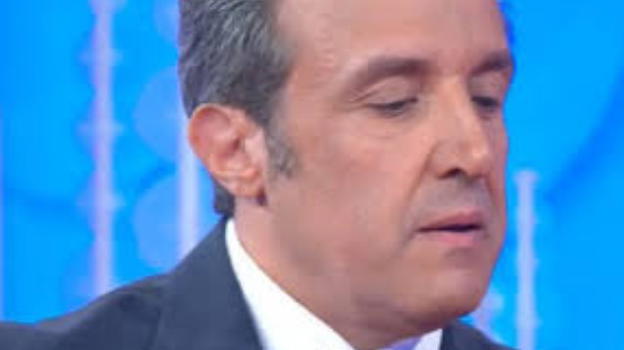 Vieni Da Me, Flavio Insinna racconta un episodio che commuove Caterina Balivo
