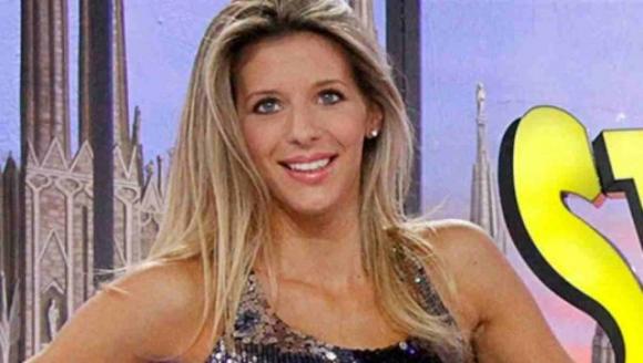 Giulia Calcaterra, l’infezione al piede è “peggiorata tantissimo”: preoccupazione per l’ex velina