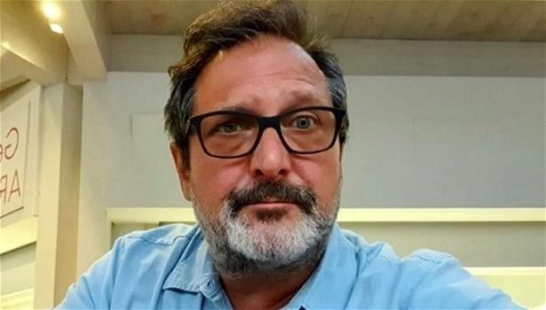 Morto Alessandro Valori, il regista stroncato da un infarto al ristorante: aveva 54 anni