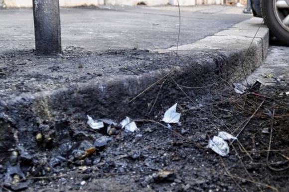 Carabiniere ucciso a Roma, bruciati i fiori e la foto in memoria di Mario Cerciello Rega