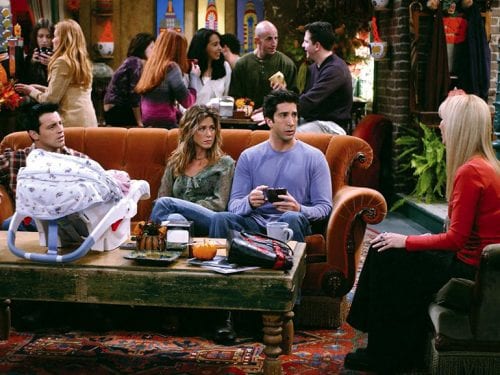 Il divano di Friends è in tour in tutto il mondo: le date delle due tappe italiane