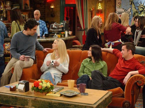 Anche Google festeggia i 25 anni di Friends: gli easter eggs dedicati alla sit com