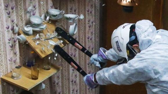Arriva in Italia la “Rage room”, la stanza in cui sfogarsi distruggendo tutto
