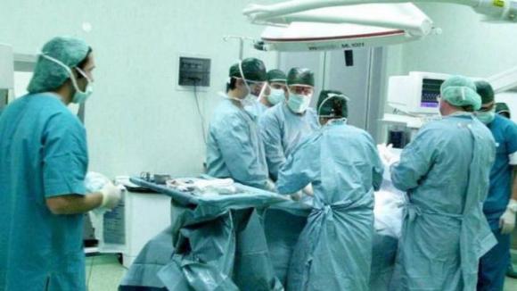 Legnano, testimoni di Geova negano trasfusione alla figlia in fin di vita. Interviene il pm