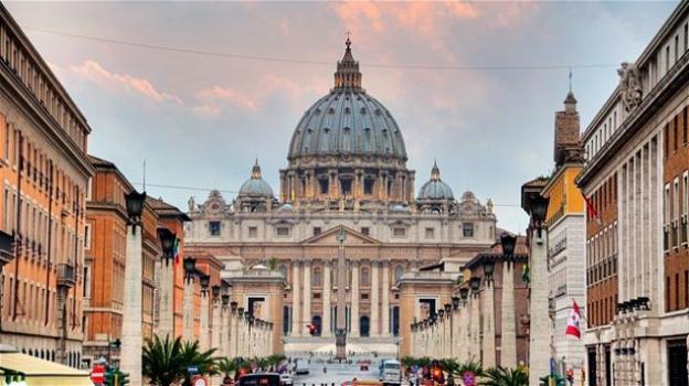 Vaticano: scandalo milionario per operazioni finanziarie illegali. Indagine sui cardinali