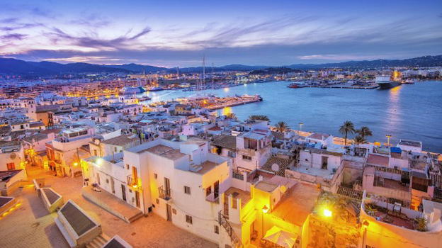 Coppia spende 11.800 dollari per un Airbnb ad Ibiza: in realtà non esisteva