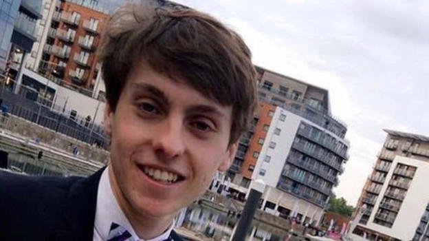 Inghilterra: studente di ingegneria di 23 anni racconta ai genitori bugie sugli esami e si toglie la vita