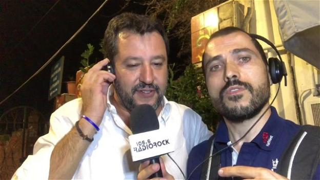 Matteo Salvini canta "Come mai" degli 883 e dedica "Nessun Rimpianto" a Luigi Di Maio e Giuseppe Conte